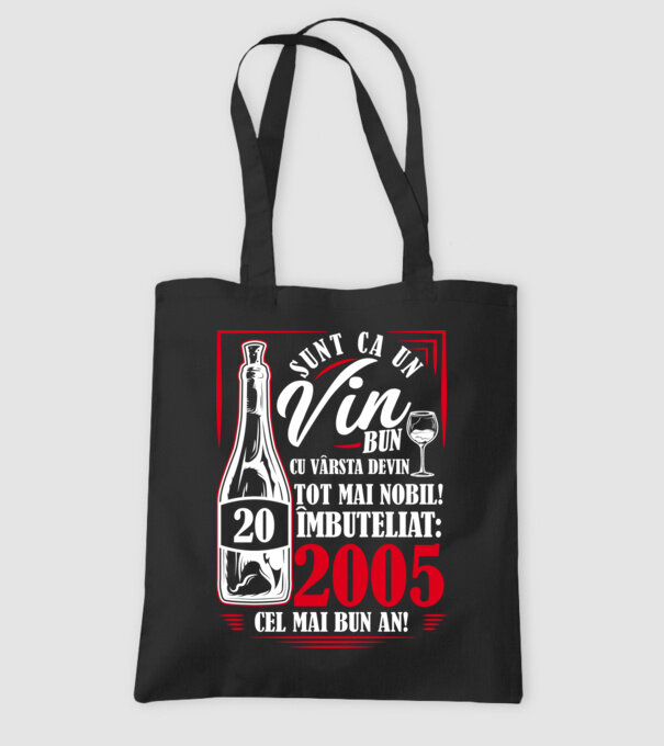 Un Vin Bun 2005 - Negru model negru pe tricou