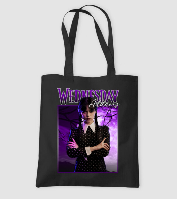 Wednesday Addams model negru pe tricou
