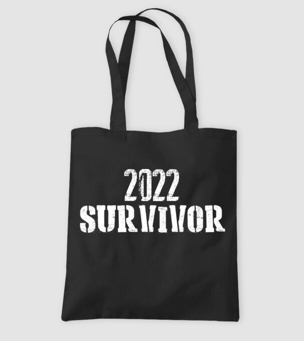 2022 survivor model negru pe tricou