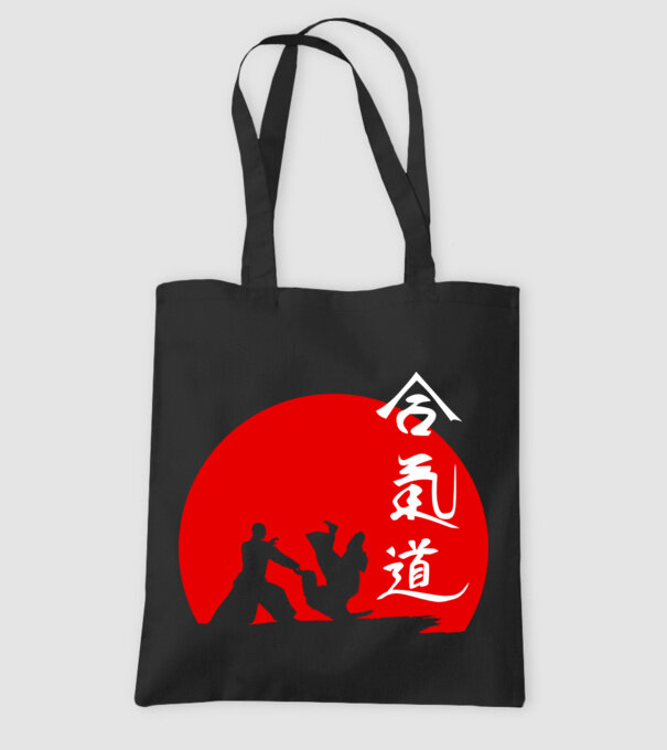 Aikido model negru pe tricou