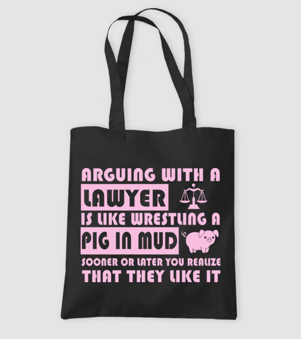 Arguing with a lawyer model negru pe tricou