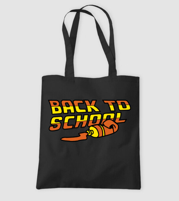 Back to school model negru pe tricou