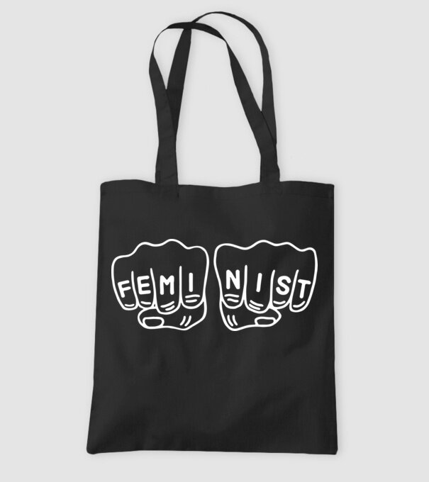 Feminist model negru pe tricou