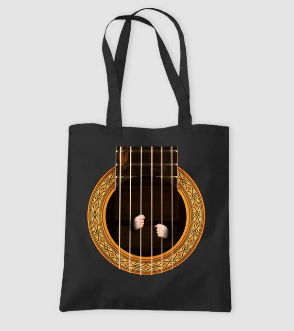 Guitar prison model negru pe tricou