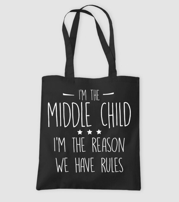 I'm the middle child model negru pe tricou