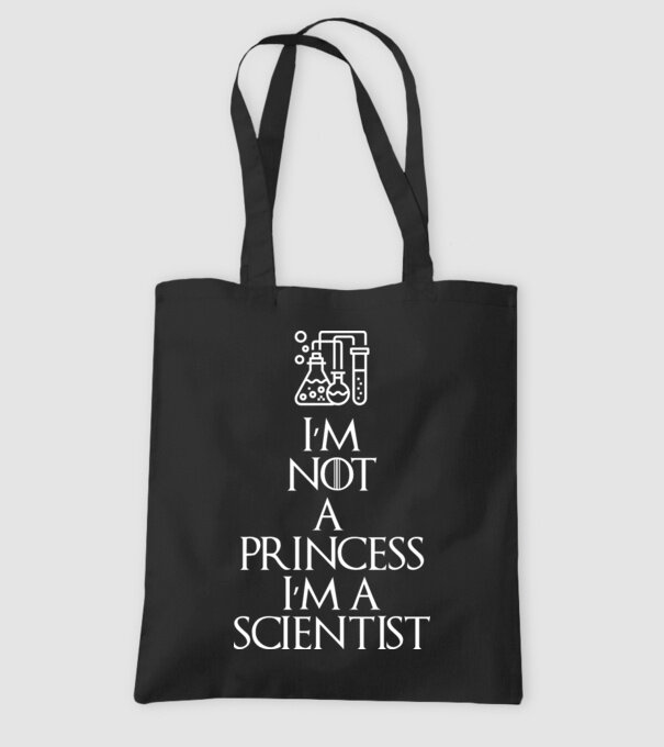 Im not a princess im a scientist model negru pe tricou