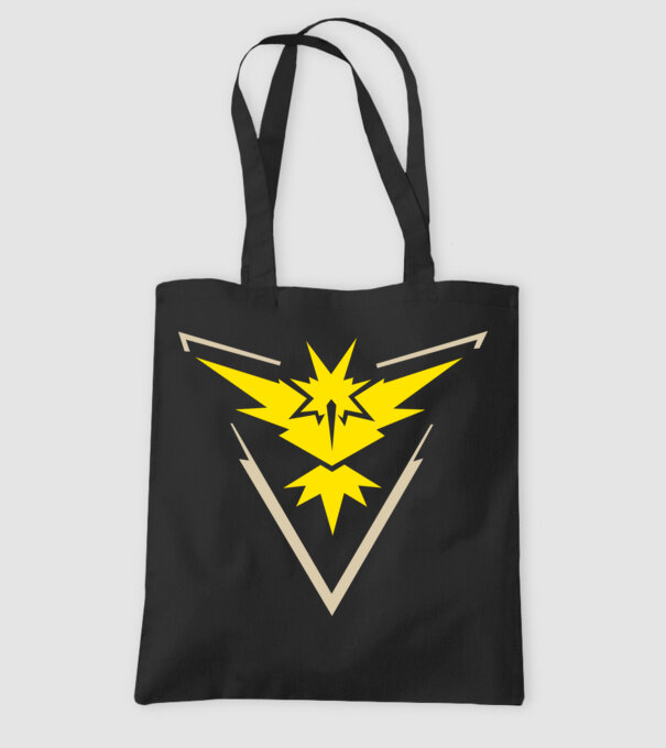 Instinct team logo model negru pe tricou