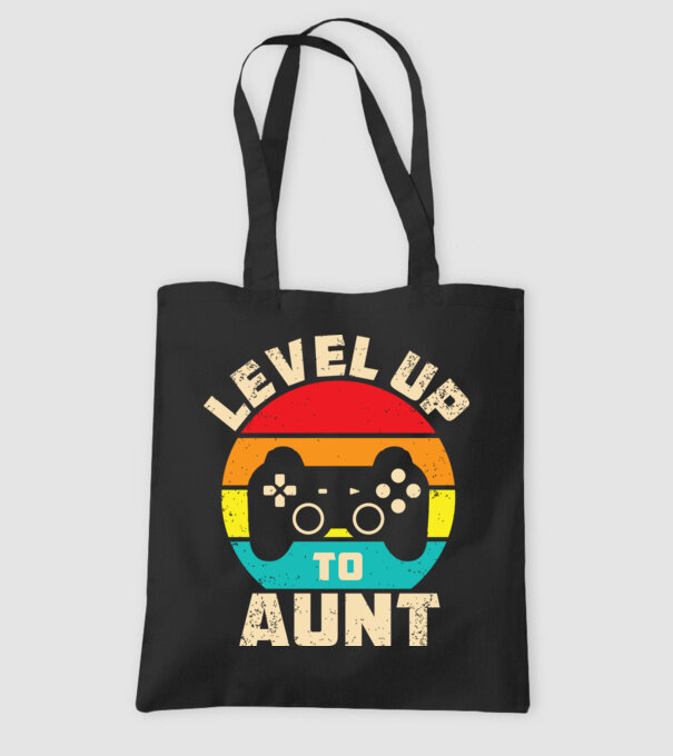 Level Up Aunt model negru pe tricou