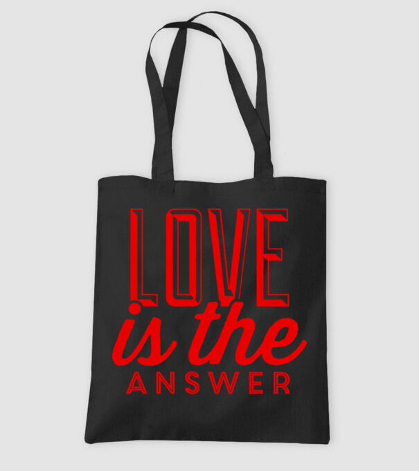 love in answer model negru pe tricou