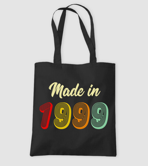 made in 1999 retro model negru pe tricou