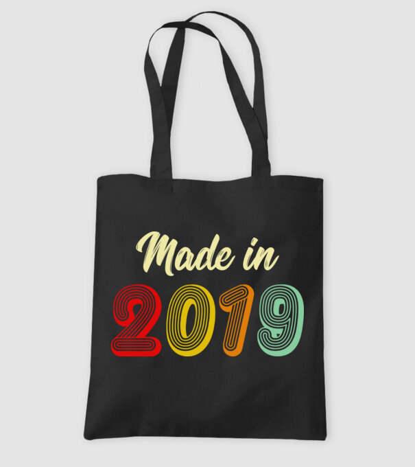 made in 2019 retro model negru pe tricou