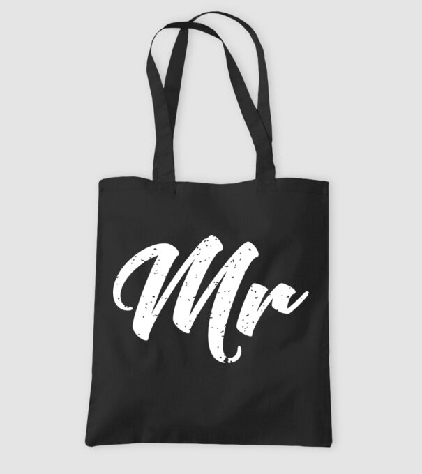 Mr 1 model negru pe tricou