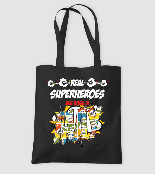 real superheroes are born in may model negru pe tricou