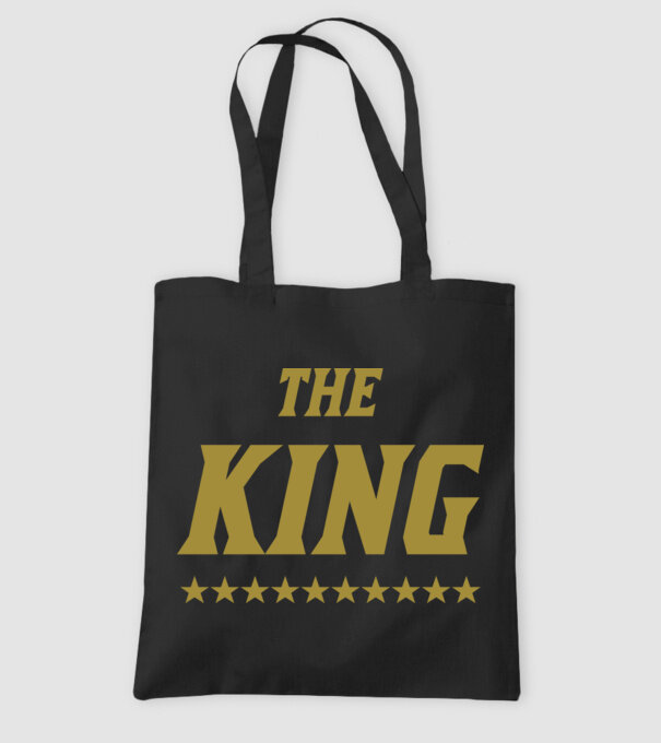The King model negru pe tricou