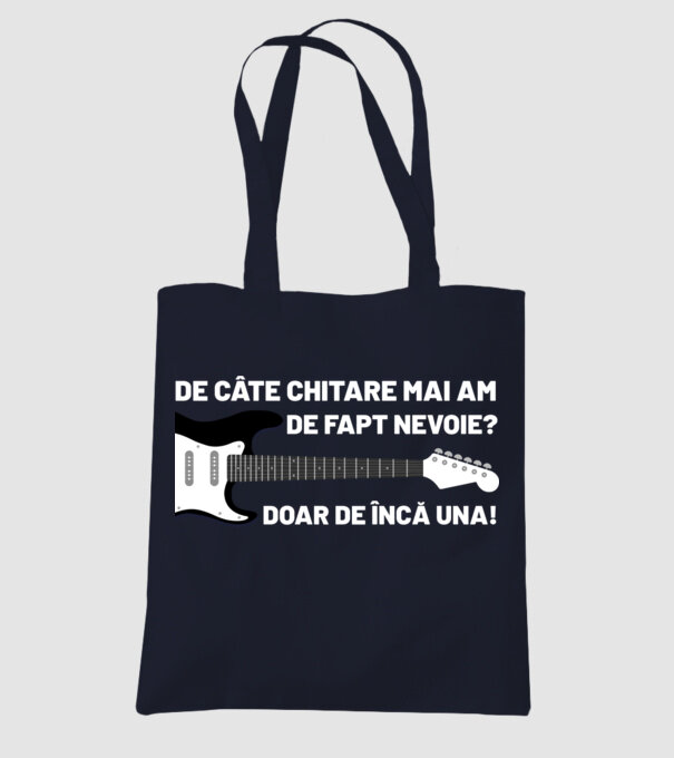 De câte chitare mai am de fapt nevoie? Doar de încă una model albastru închis pe tricou
