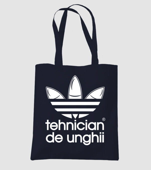 tehnician de unghii model albastru închis pe tricou