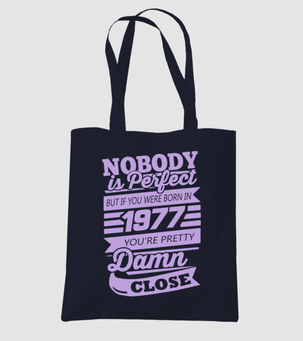 Nobody 1977 model albastru închis pe tricou