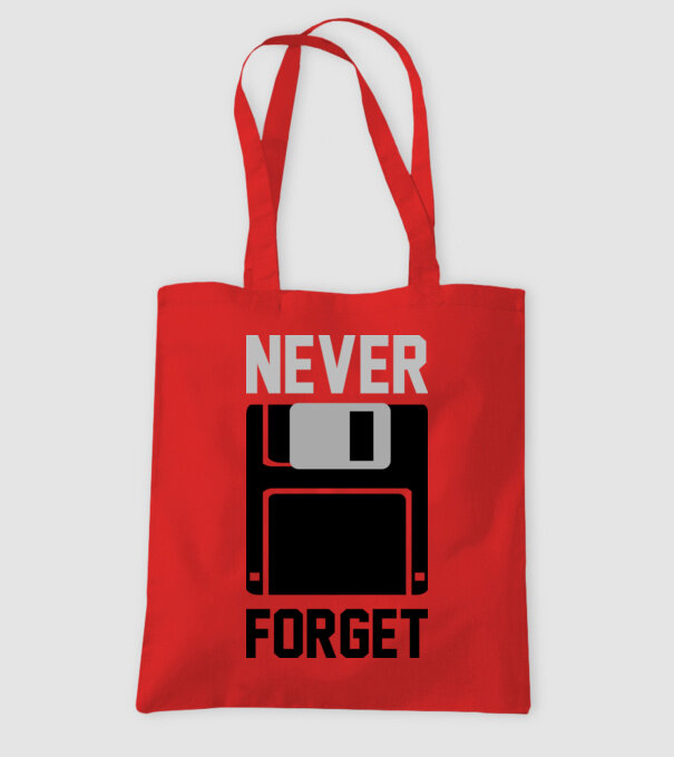 Never Forget model roșu pe tricou