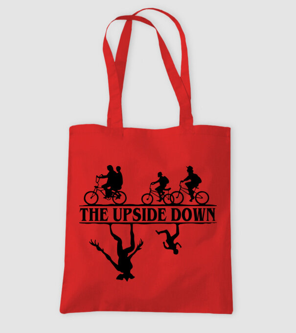 upside down model roșu pe tricou