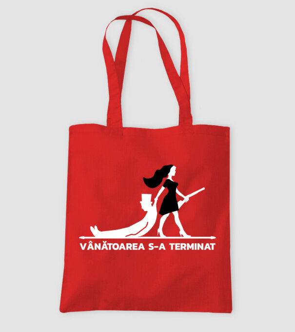 Vânătoarea s-a terminat model roșu pe tricou