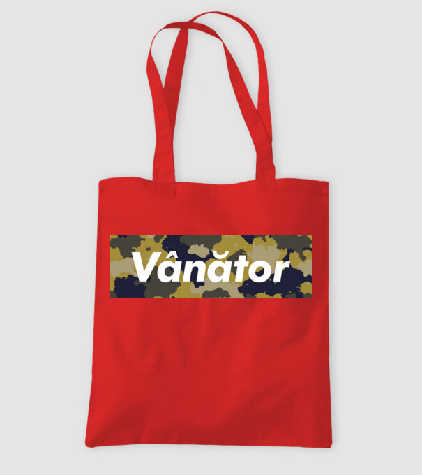 vânător model roșu pe tricou