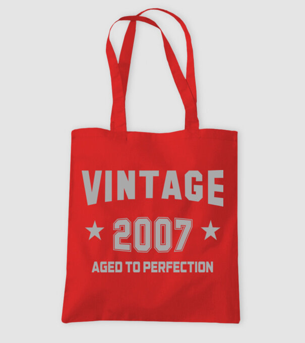 Vintage - 2007 model roșu pe tricou