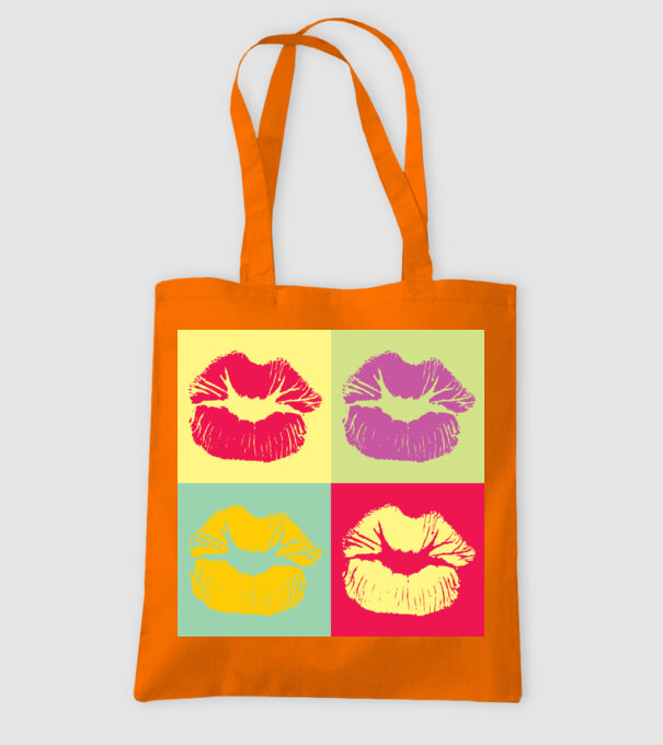 Pop Art Kiss model portocaliu pe tricou