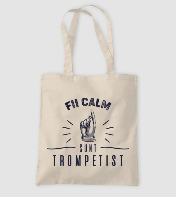 fii calm, sunt trompetist model nisipiu pe tricou