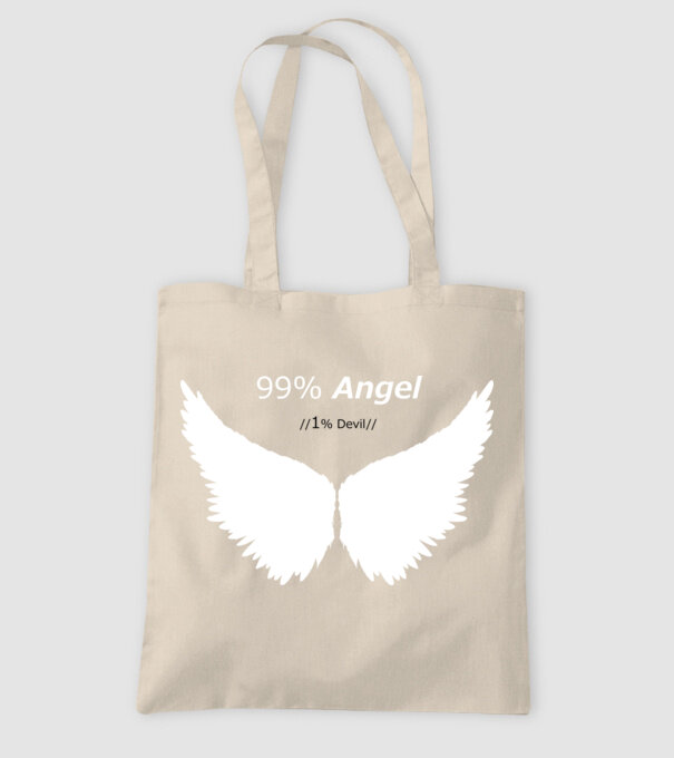 Angel model nisipiu pe tricou