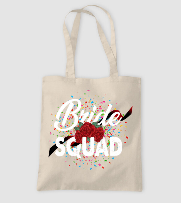 Bride Squad model nisipiu pe tricou
