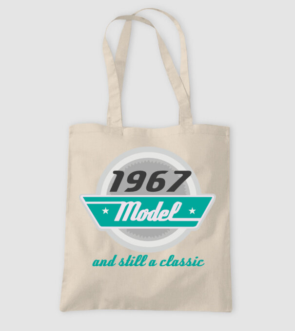 Model and still a classic - 1967 model nisipiu pe tricou