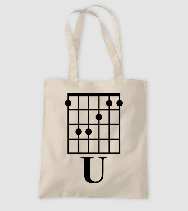 U Chord model nisipiu pe tricou