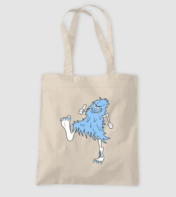  model nisipiu pe tricou