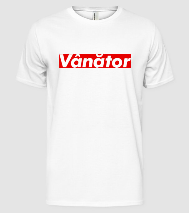 vânător model alb pe tricou