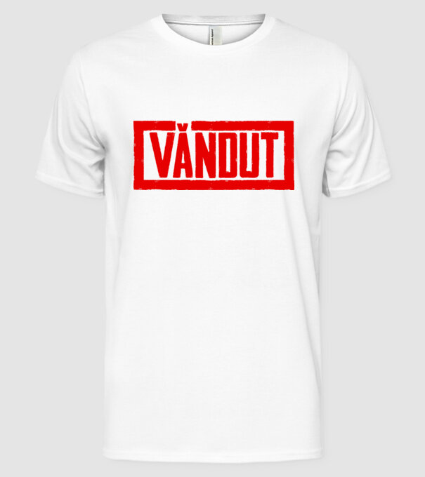 vândut model alb pe tricou