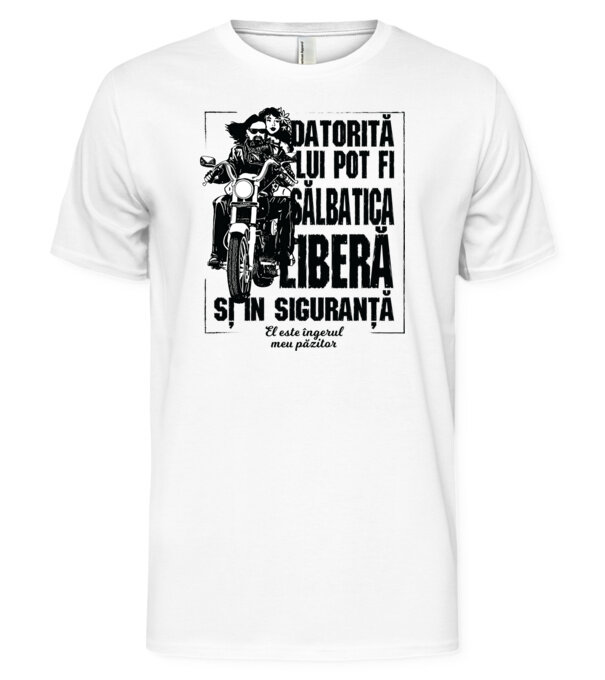  model  pe tricou