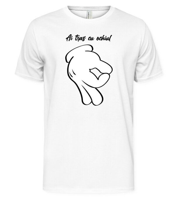  model  pe tricou
