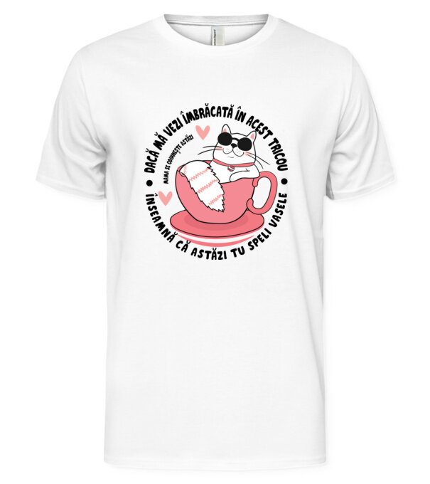  model  pe tricou