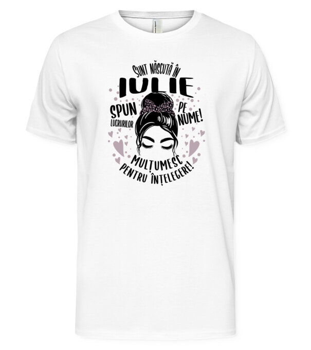  model  pe tricou