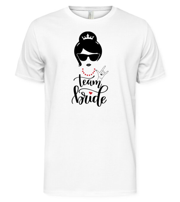  model  pe tricou