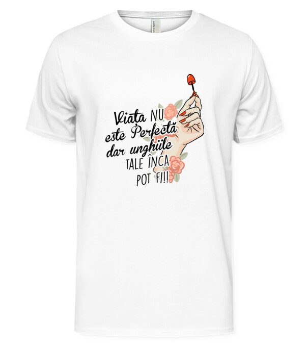  model  pe tricou
