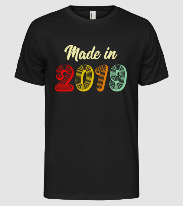 made in 2019 retro model negru pe tricou