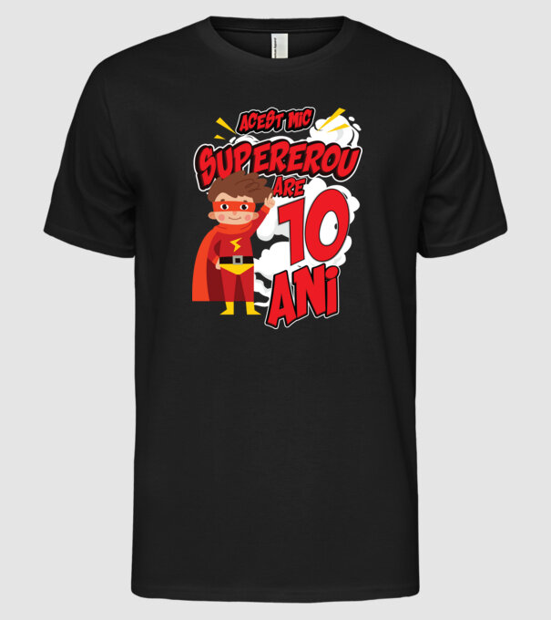 Acest mic supererou are 10 ani model negru pe tricou