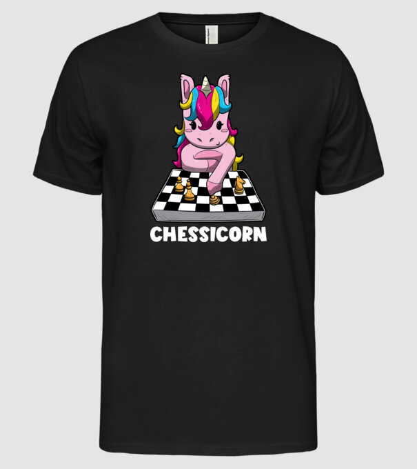 Chessicorn model negru pe tricou