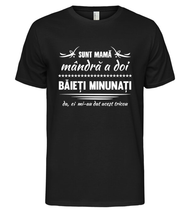  model  pe tricou