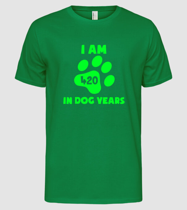 Dog Year - 420 model verde pe tricou