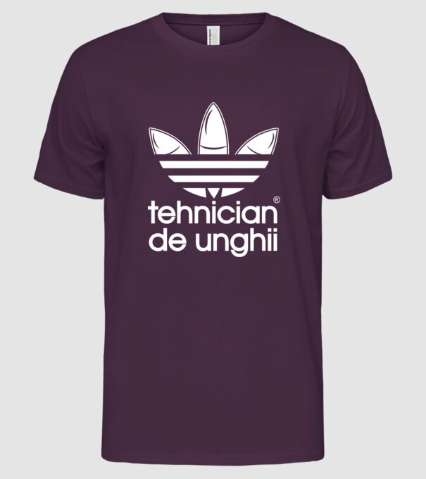 tehnician de unghii model mov pe tricou