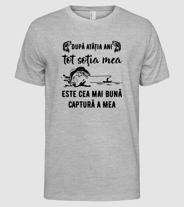 după atâția ani, tot soția mea este cea mai bună captură a mea D9914124 model gri pe tricou