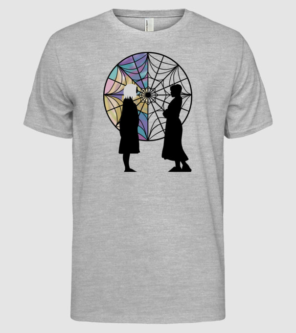 Wednesday and Enid model gri pe tricou