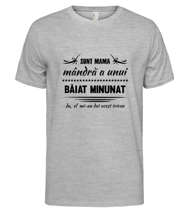  model  pe tricou